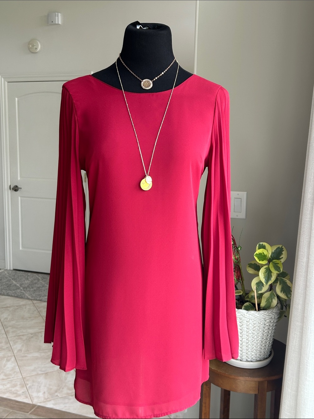 WOMANS RED🌹 LONG SLEEVES SHIFT DRESS🇺🇸 perfect for a  Fourth of July 🎈💥❤️